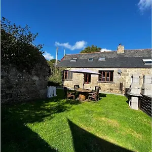 Maison De Maison , Mael-Pestivien France