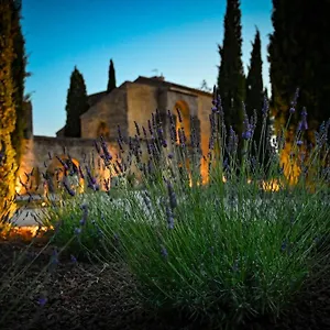 Chateau Saint-pierre De Mejans Bed and breakfast